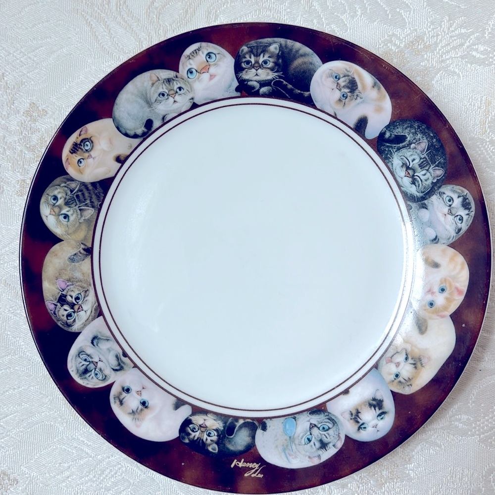 Henry Lee Cats & Friends Fine Porcelain Feline 8" Dessert Plate Signed Kitten